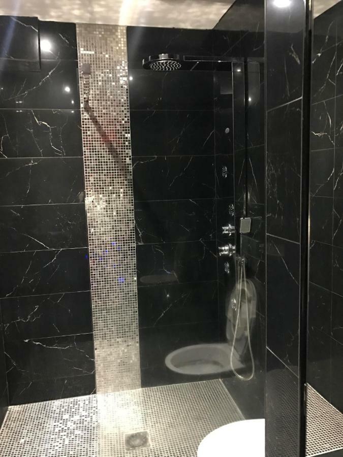 Le Love Spa Lyon Eksteriør bilde